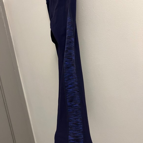 Athleta Splits Revelation Capri legging - Blue  - Size XS - Picture 7 of 16